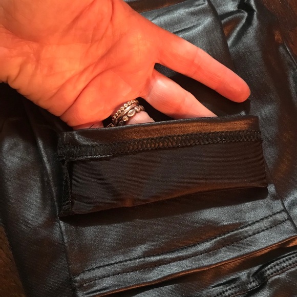 Faux leather leggings - Picture 7 of 7